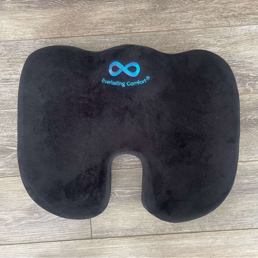 Everlasting Comfort Black Seat Cushion Pillow